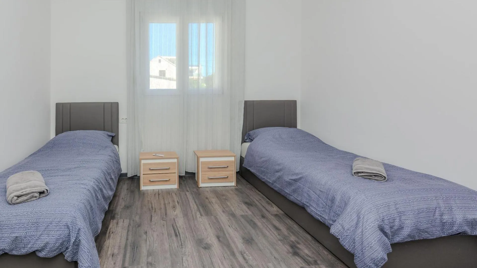Family Friendly House With A Swimming Pool Vir - Lozice, Vir - 23513 Villa Semesterbostad